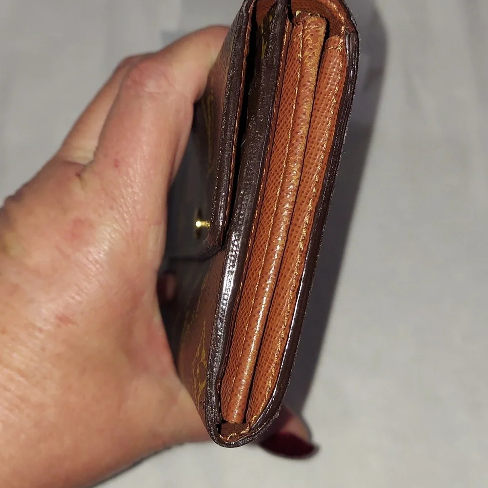 Authentic Louis Vuitton Long Monogram Sara Wallet